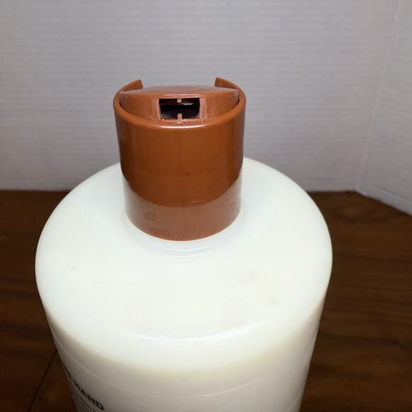 Queen Helene Cocoa Butter Hand & Body Lotion 32 Ounce NEW - Picture 3 of 4